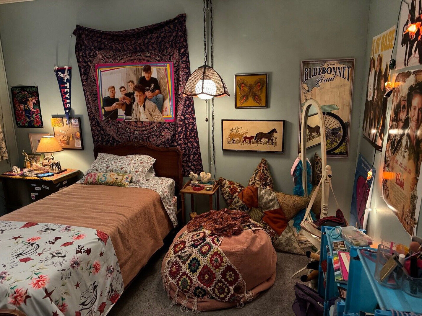 Young Sheldon - Sister's room